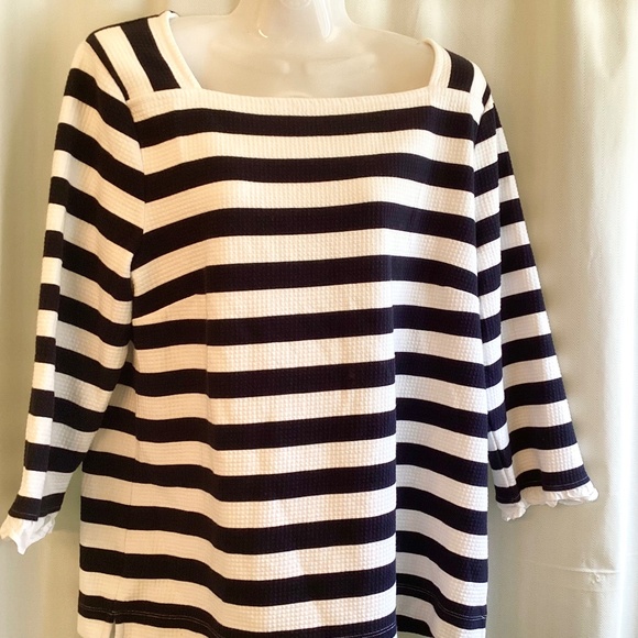 TALBOTS!  Black and white striped pullover sweater!  Size Large - Picture 1 of 5